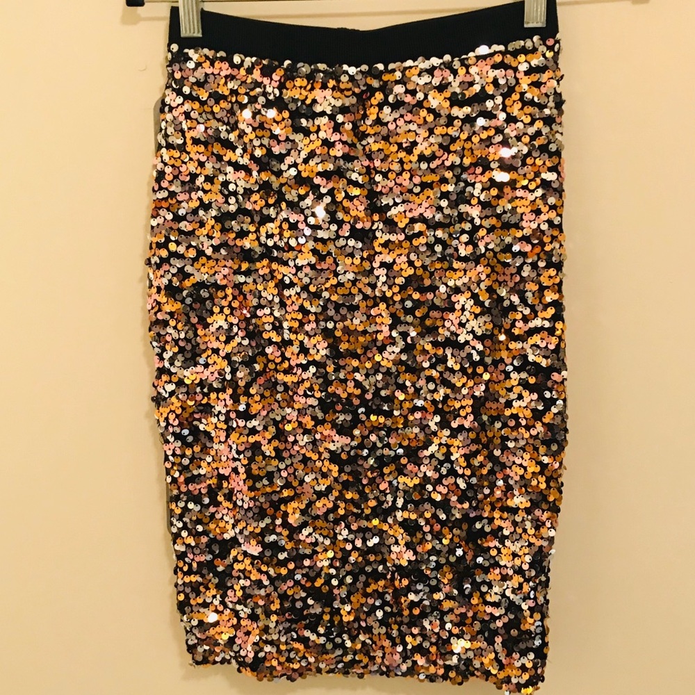 Adorable H&M Sequin Pencil Skirt, size XS!